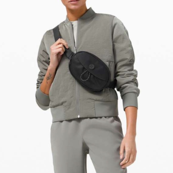 Lululemon Take It On Belt Waist Crossbody - Picture 1 of 4